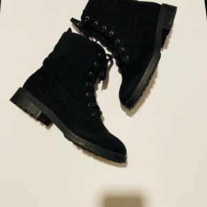 Black Women's Lace-Up Boots